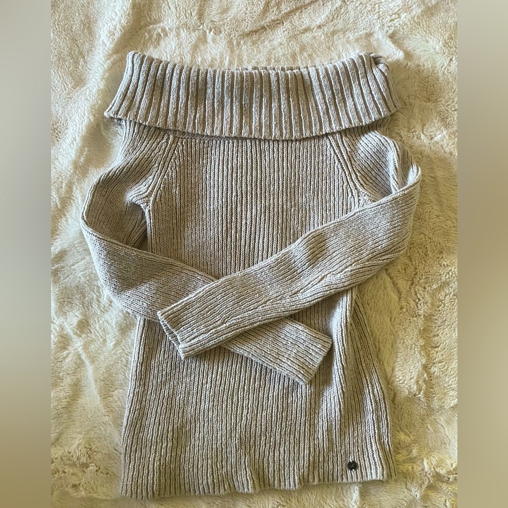 Hollister Ivory Off the Shoulder Ribbed Sweater